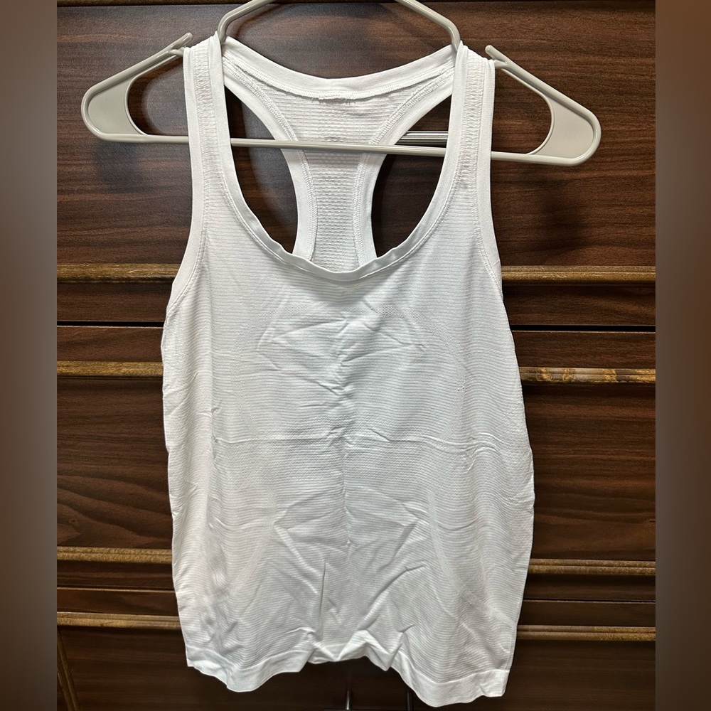 Lululemon Swiftly Tech Racerback 2.0 Size 8